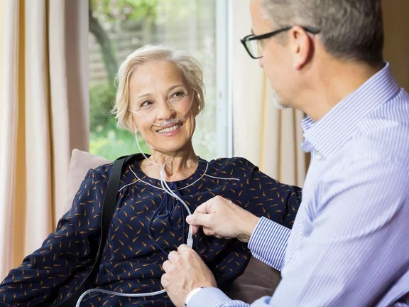 COPD female patient with technician 2